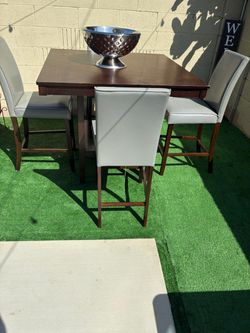 Vendo comedor de madera