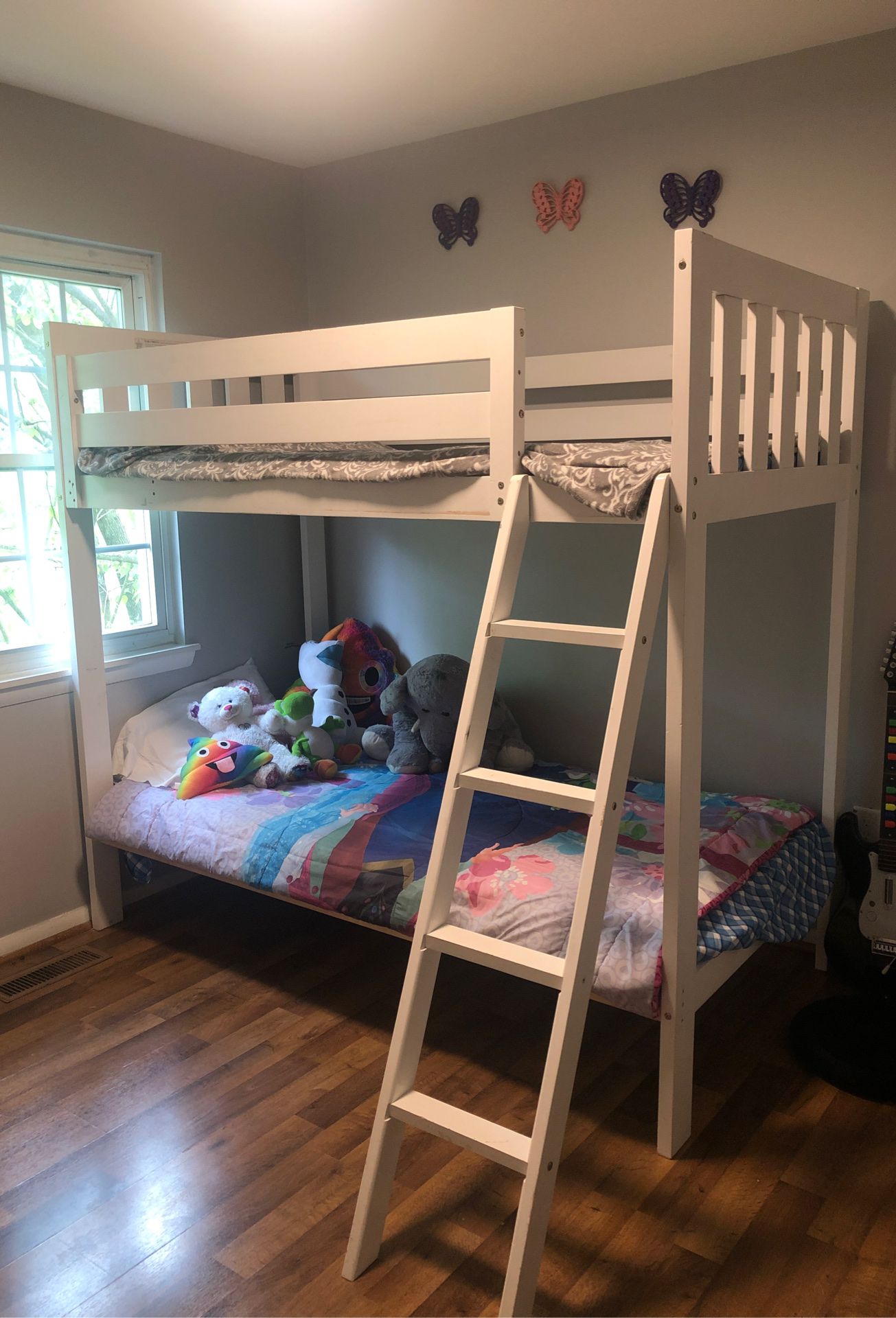 White Bunk beds twin size