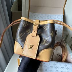 Women's classic shoulder bag