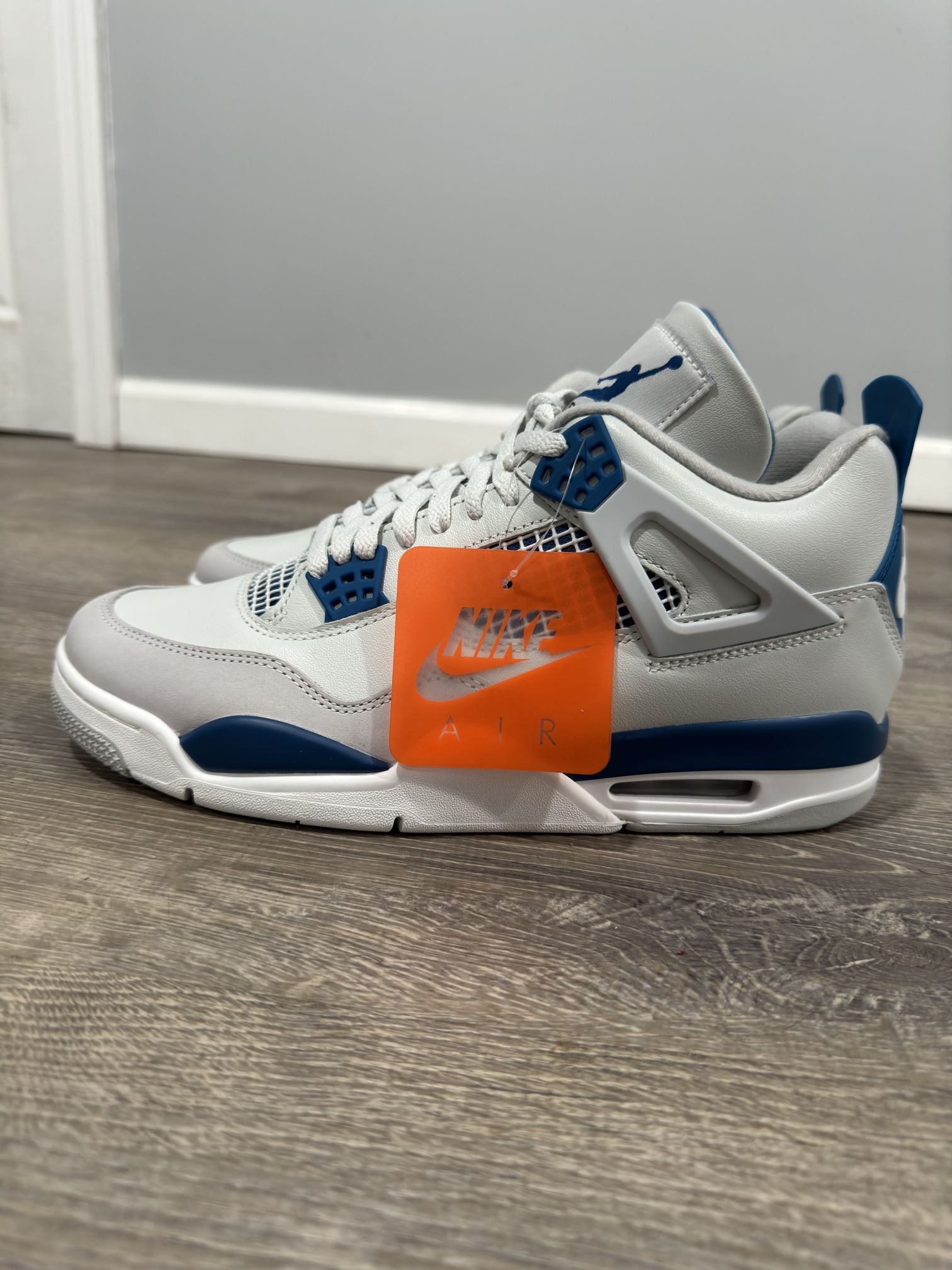 Air Jordan 4 Military Blue 