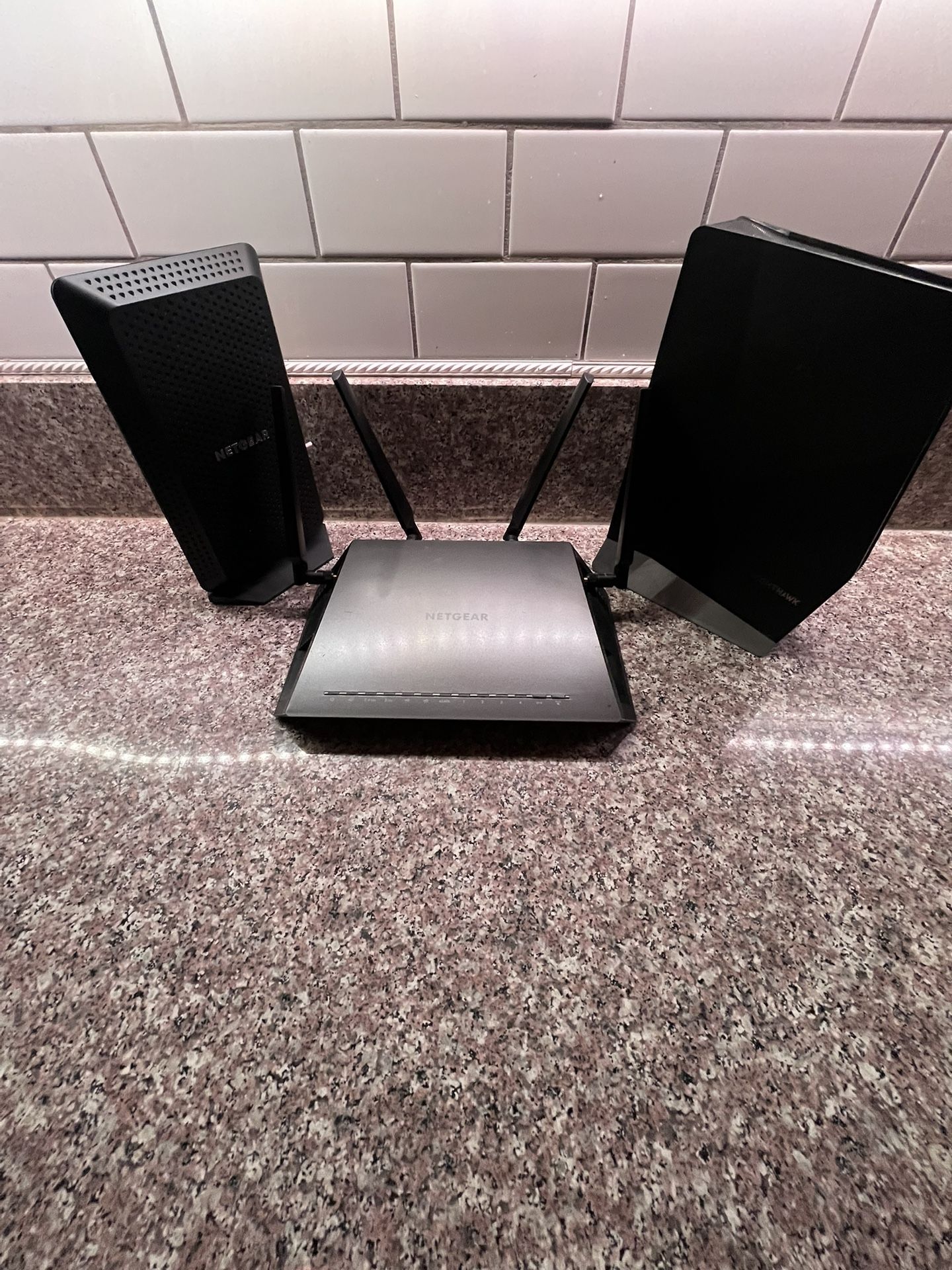 Netgear NIGHTHAWK WiFi Router modem + Extender Combo