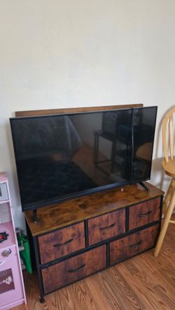 Vizio 32" Flat Screen TV