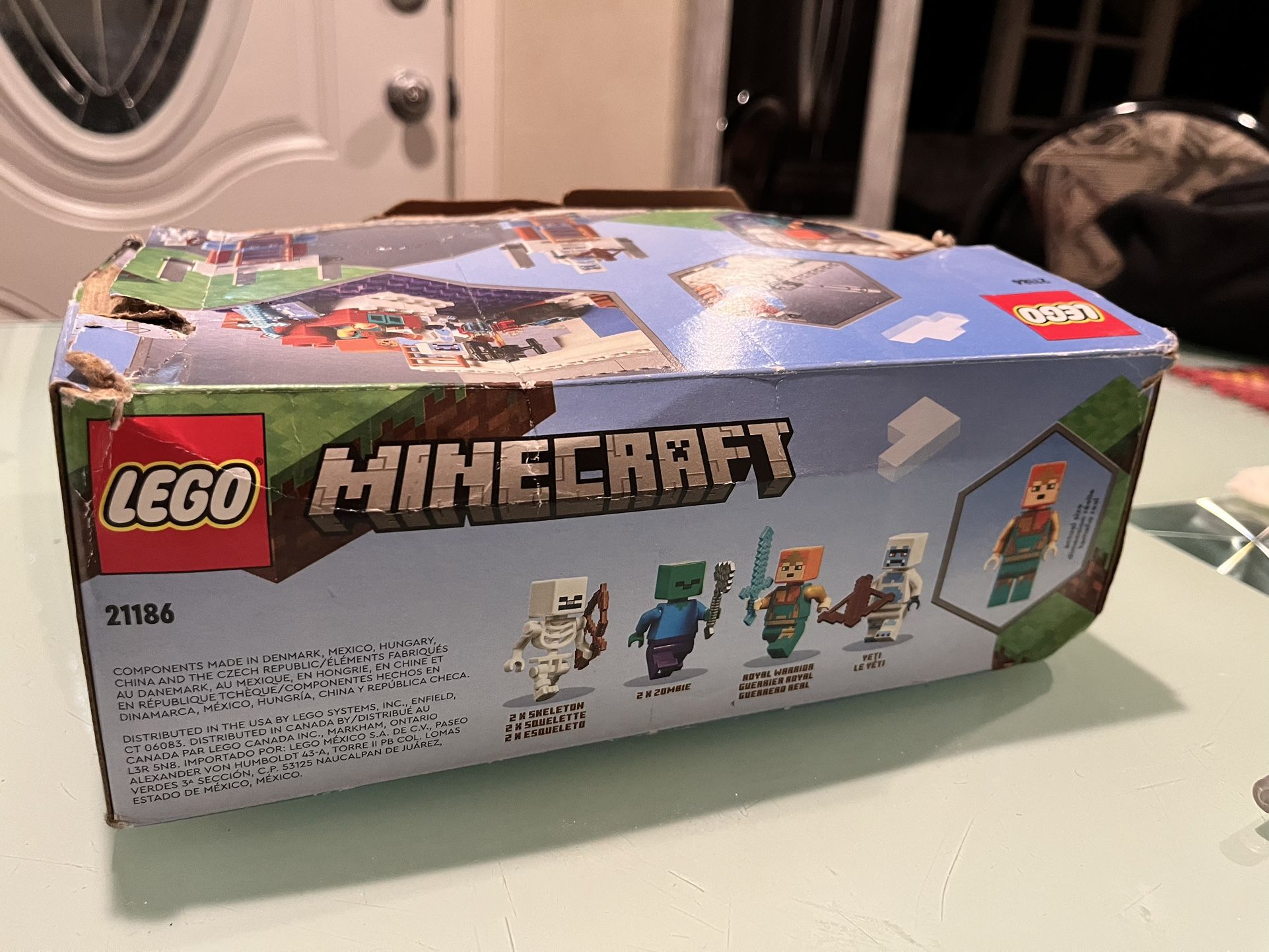 Lego Minecraft Set 21186 Complete