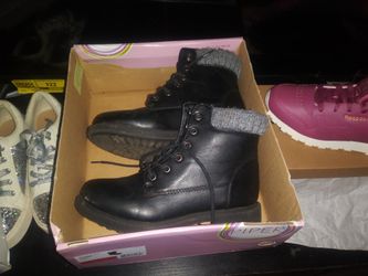 Girls boots
