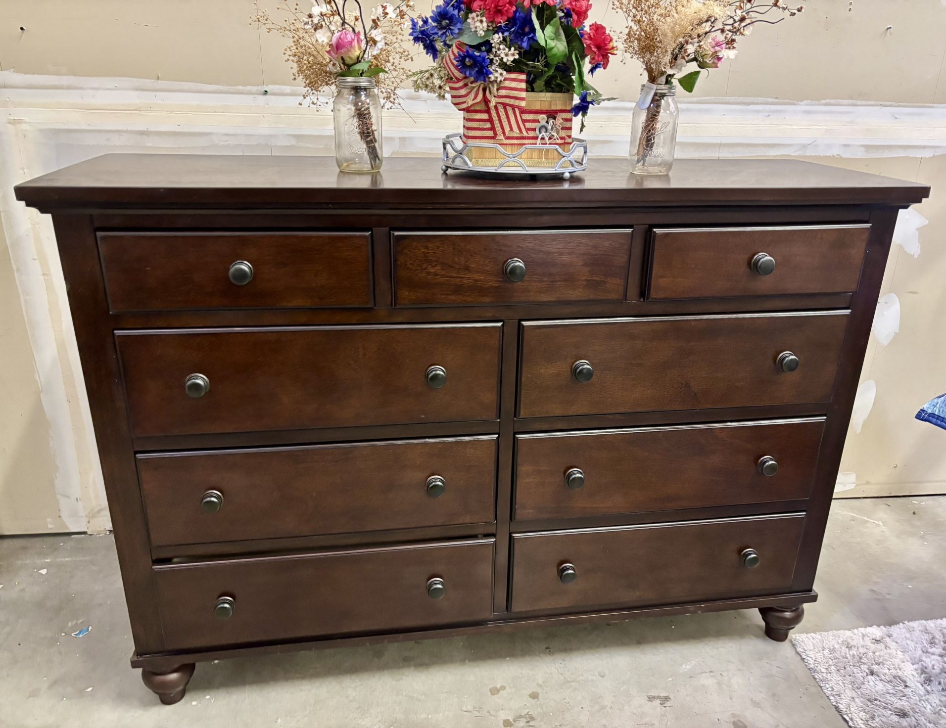 Signature Design by Ashley - Camdyn 9 Drawer Dresser