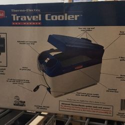 Rubbermaid Thermo Electric Car Travel Cooler & Warmer 12V 

