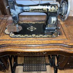1911 White Rotary Sewing Machine 