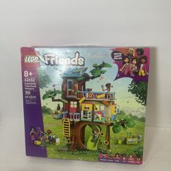 LEGO Friendship Tree House Hangout 42652 Toy Building Kit 701 pcs Brand New