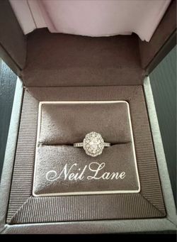 Neil Lane 1.00 CTW Oval Diamond Engagement Ring – 14K White Gold
