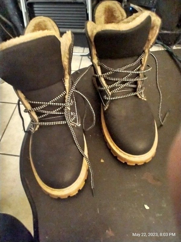Unlabeled Men's Boots Estimated Size 10 To 10.5