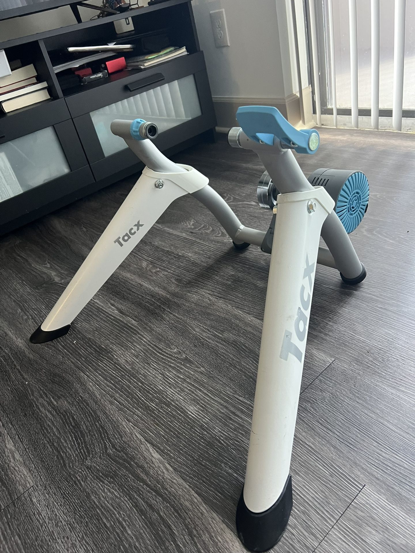 Garmin Tacx Flow Smart Trainer for Indoor Cycling T2240