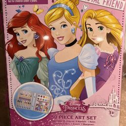 NEW Disney Princess 50 Pc Art Set in Carrying Case w/Markers, Crayons, Paint & More