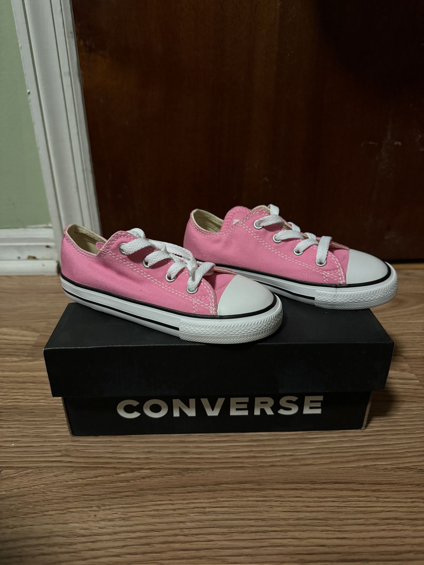 Converse Pink Size 10