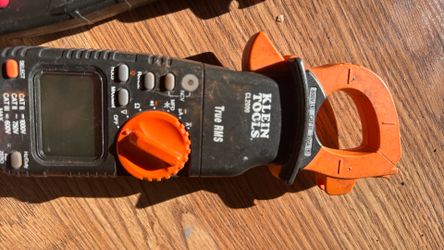 Insulated hand tools/ voltmeters