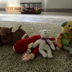 Assortian of Beanie babies 