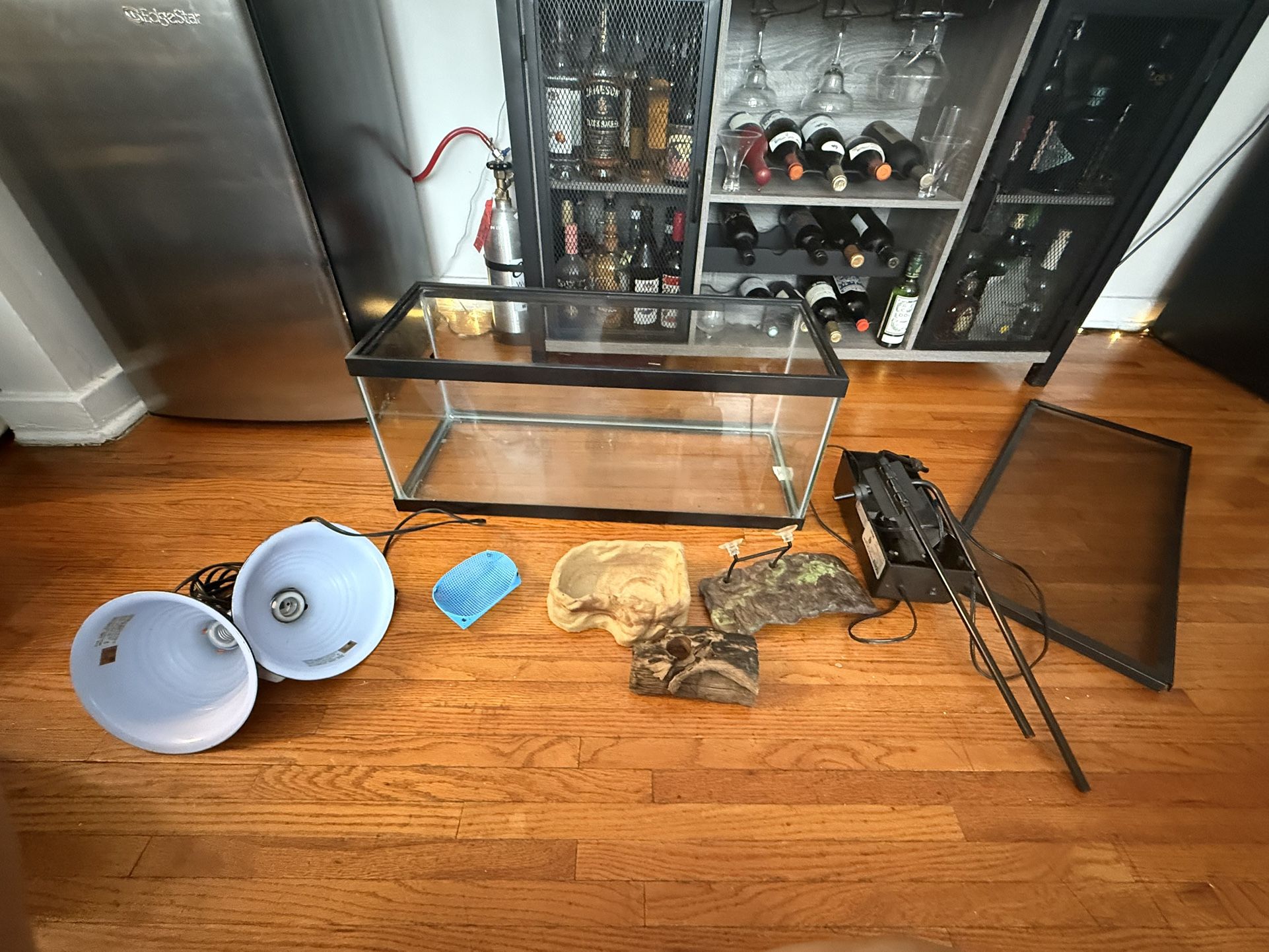 20 Gallon Tank W/ Accessories 🐍🐢🦎