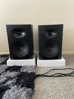 Kali Audio LP-8 V2 Studio Monitors