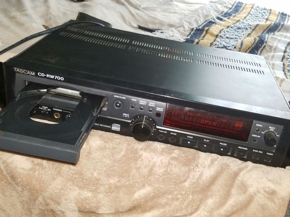 TASCAM CD -RW700 recorder good brand