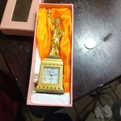 Gold Statue Of Liberty Quartz Mini Clock