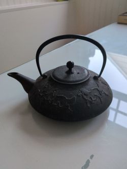 Asian cast iron horse tea pot