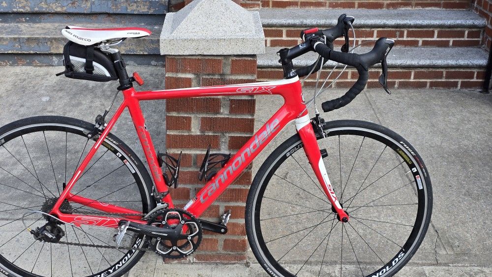 Cannondale Six Carbon Fiber Shimano 105 54cm Road Bike....