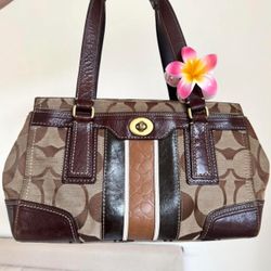 COACH BROWN SHOULDER BAG 😍