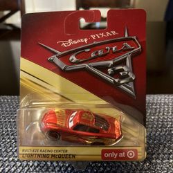 Disney Pixar Cars 3 Rust Eze Racing Center Lightning McQueen 