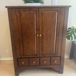 TV lift cabinet/ Entertainment Center