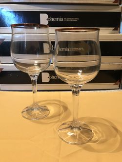 Gold accent wine/water glasses