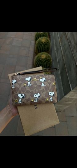 Snoppy wristlet new