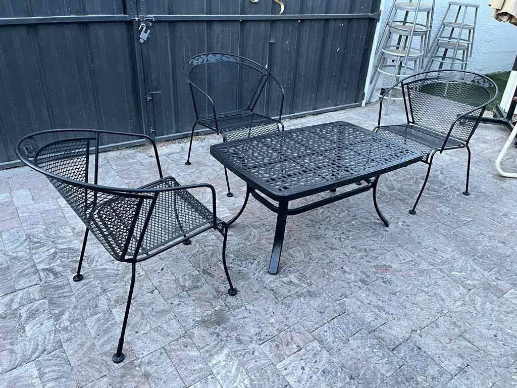 3 Metal Chairs w/ Cushions & Middle Aluminum Table