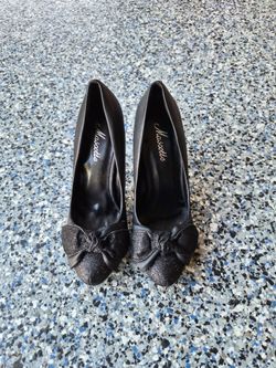 Woman heels shoes