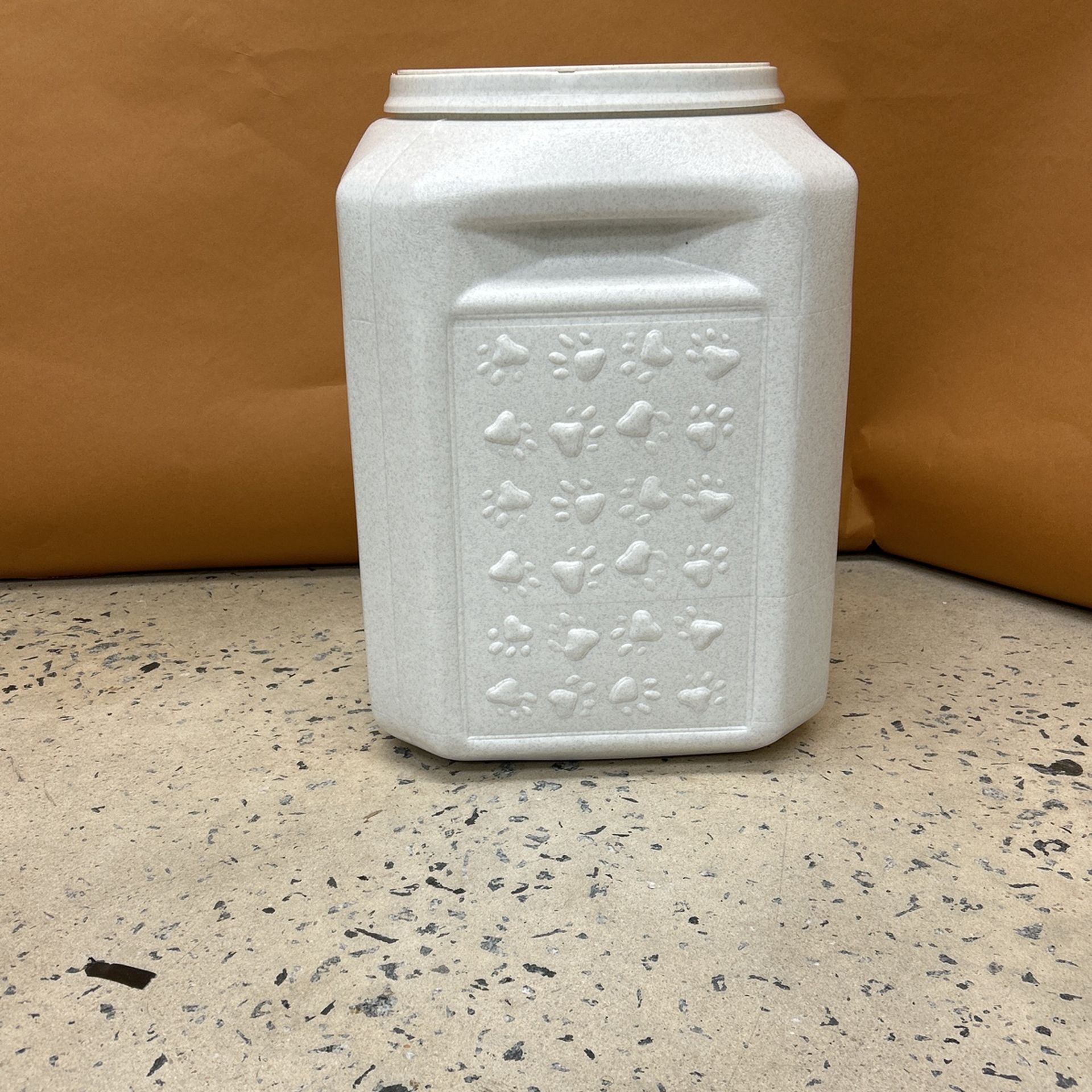 Gamma 2 Vittles Vault pet food container- like new!!