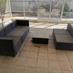 Outdoor patio sectional