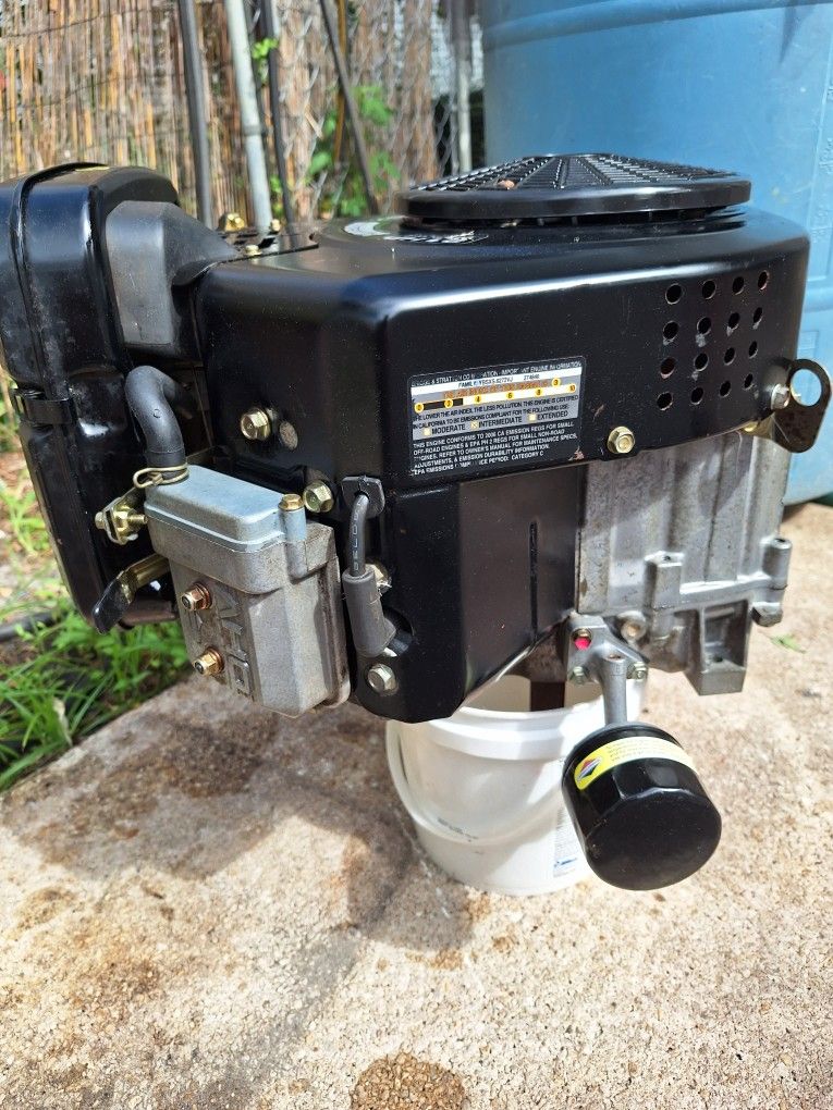 21 Hp Briggs And Stratton Vanguard  Vertical Shaft Engine 