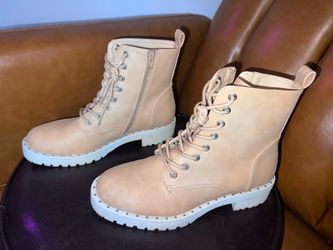 DV by Dolce Vita Opalus combat boots with white lug sole/silver studs size 8