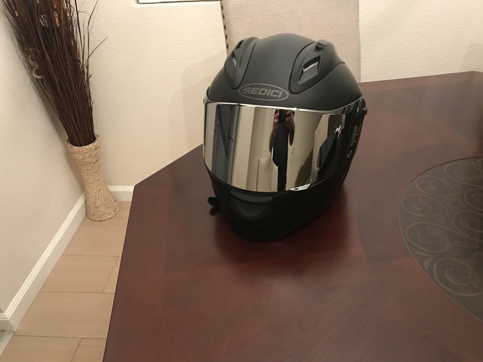 Sedici Strada Primo Matte Black Racing Motorcycle Helmet Size L w