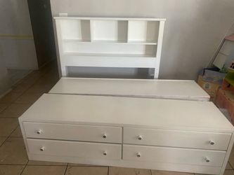 Queen/Full bed with 8 drawers and Mattress included