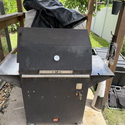 M1 Smoker & Grill