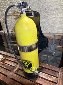 Aqua lung scuba tank regulator and harness