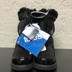 NEW Girls Winter Boots (Size 7T)