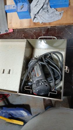 Dry wall router