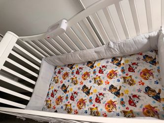 Crib for sale comes with mattress and sheets