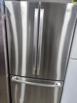 Barely Used Ge Stainless Steel Fridge Counter Depth 