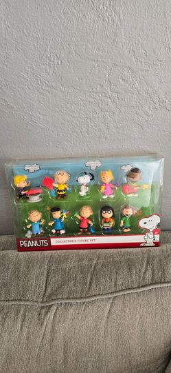 Brand New Peanuts Movie 10 Piece Characters FIgurine Collection