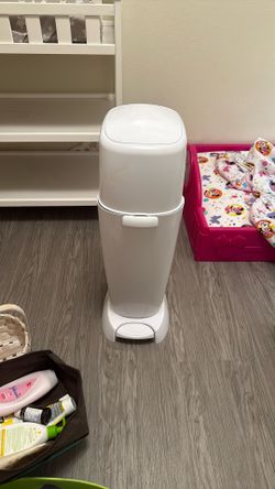 Diaper Genie Trash Can 