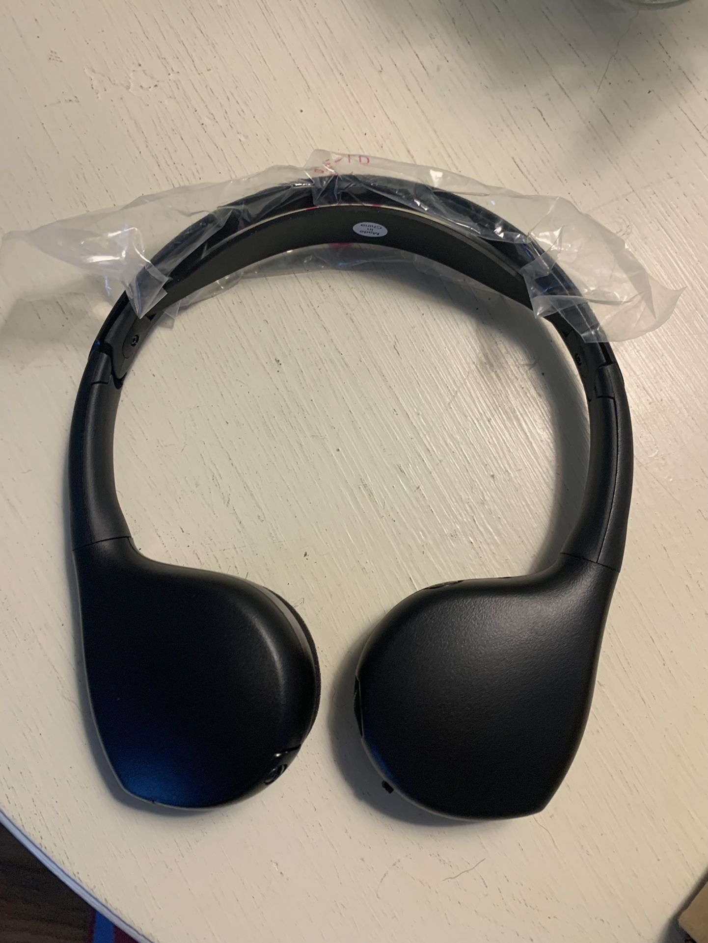 Black wireless headphones like new