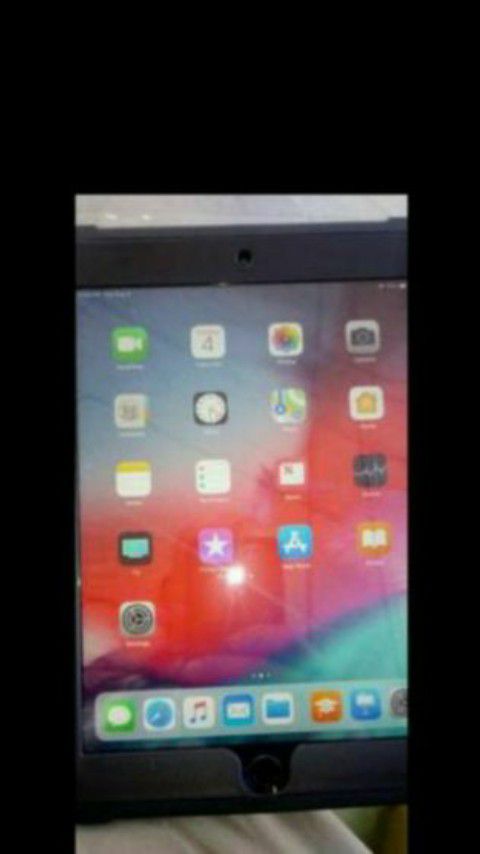 ipad 6 32 gb plus case has screen protector i dont deliever...FIRM PRICE