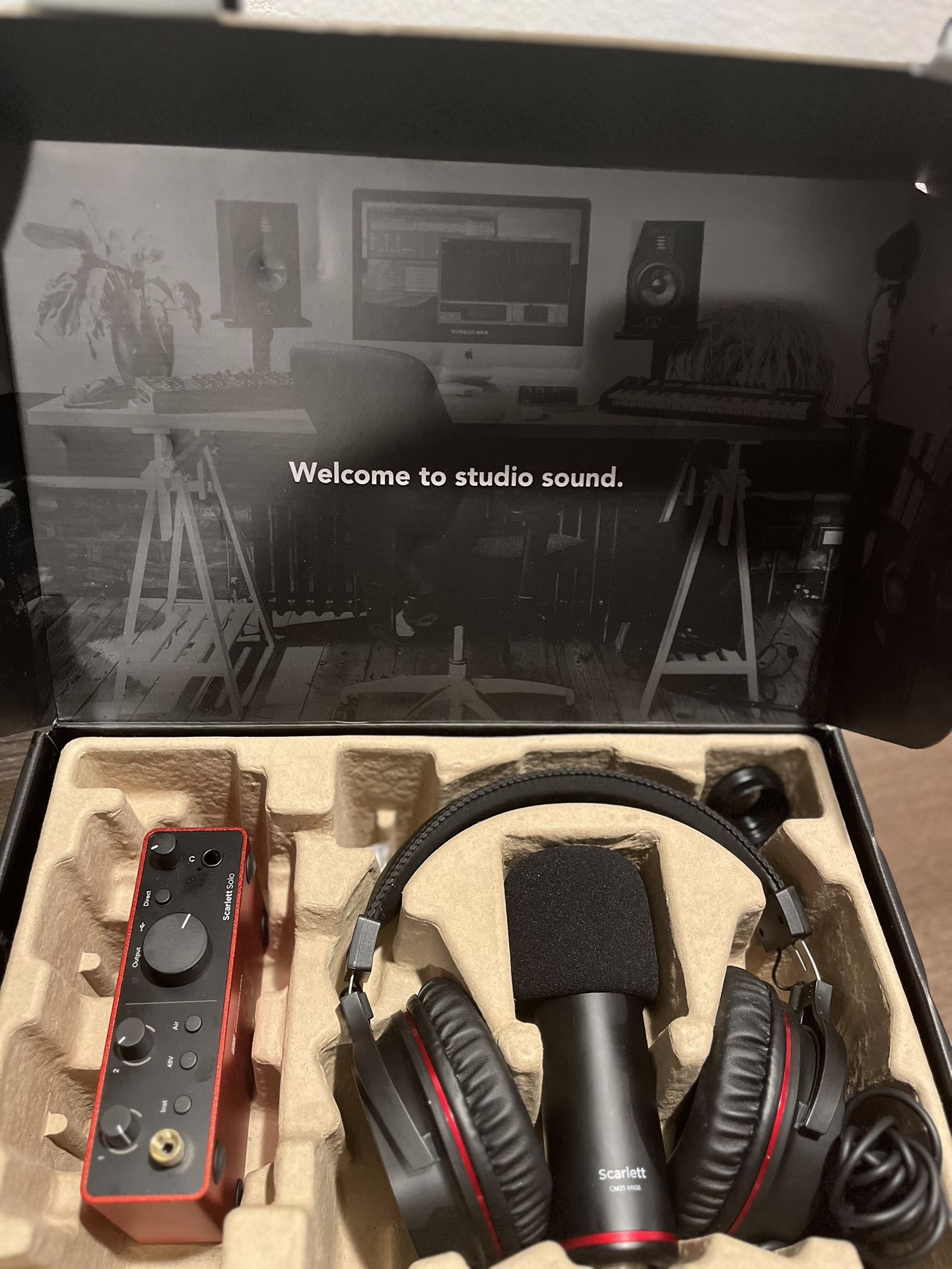 Scarlett Studio Bundle – Mic, Headphones, Interface
