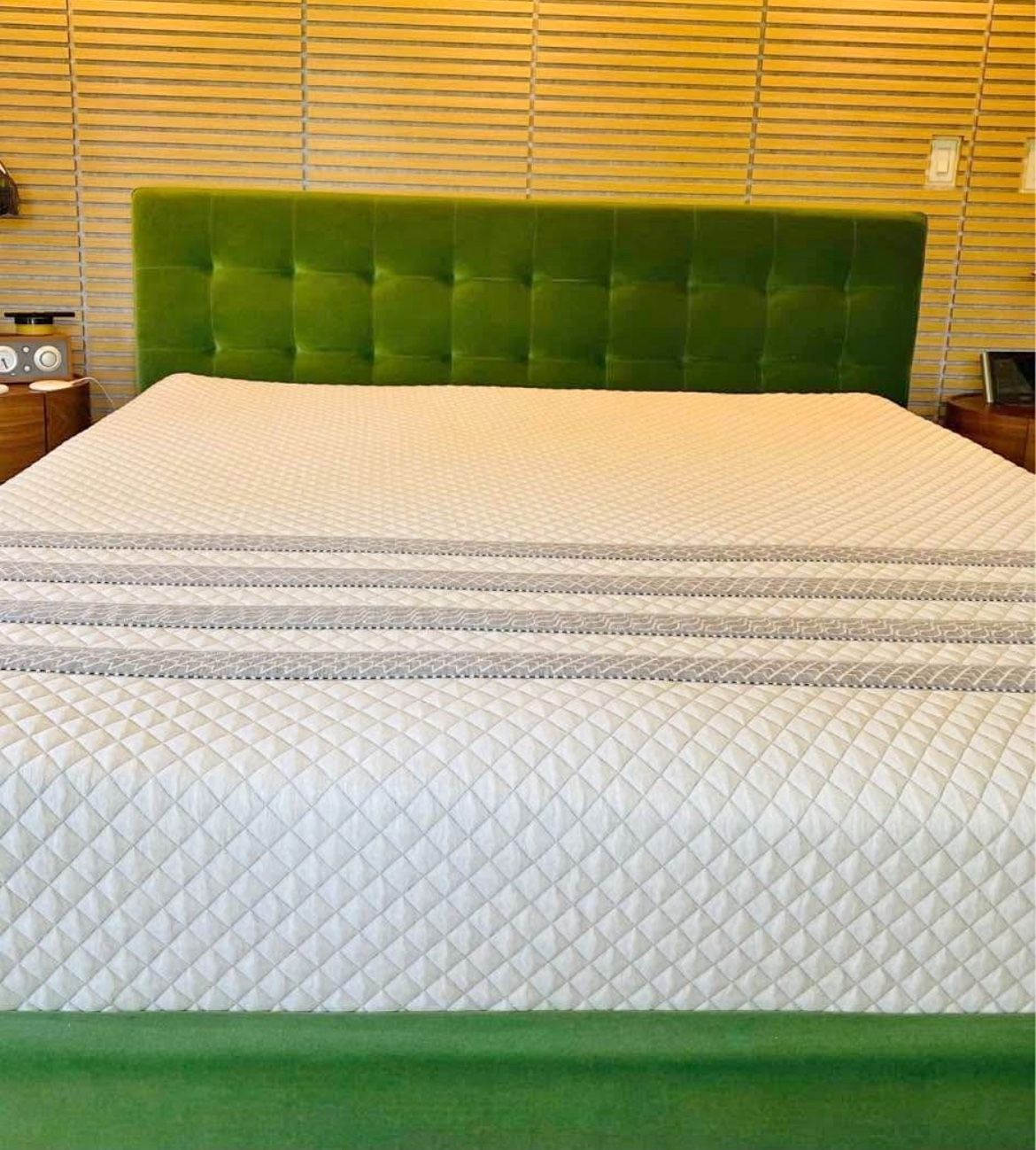 Leesa Sapira Hybrid Queen Mattress 